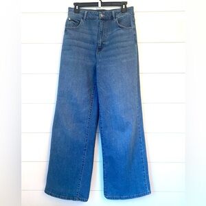 NWOT “Well Worn” high rise wide leg jeans! Size 8/29.